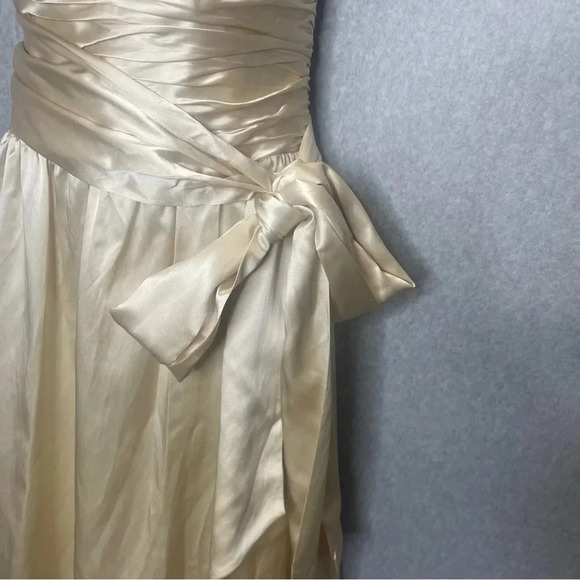 Maxazria Collection HOCO Silk Tufted Waist Bubble Hem Strapless Large Bow Dress - Picture 2 of 6